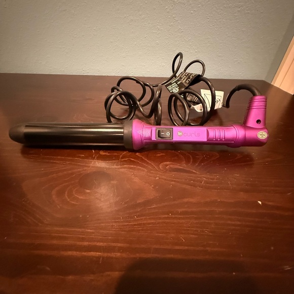 Tini Curls styling wand. - Picture 1 of 4